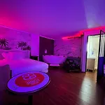 Jacuzzi Love Suite